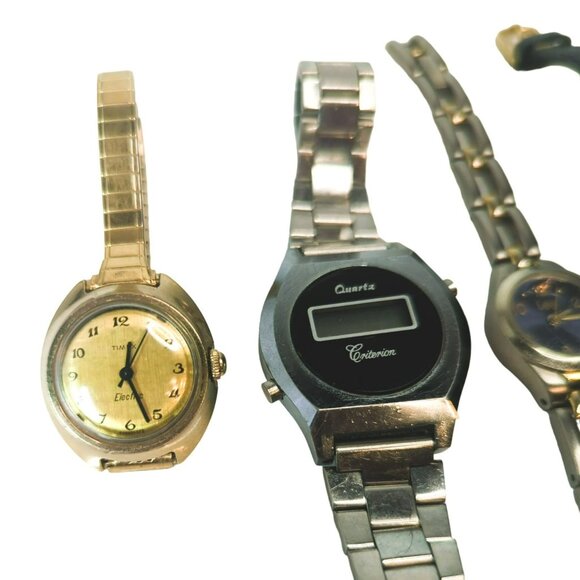 Vintage Quartz Watches Bundle - Ladies & Men's Assorted Brands & Styles - Picture 3 of 5